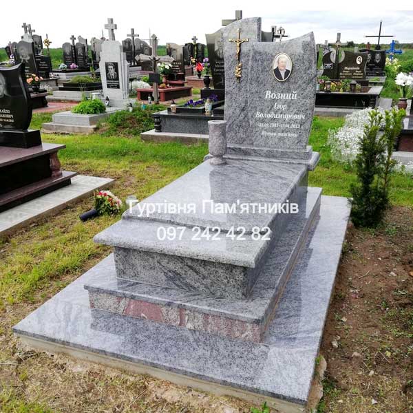 Пам'ятники з граніту одинарні у львові
