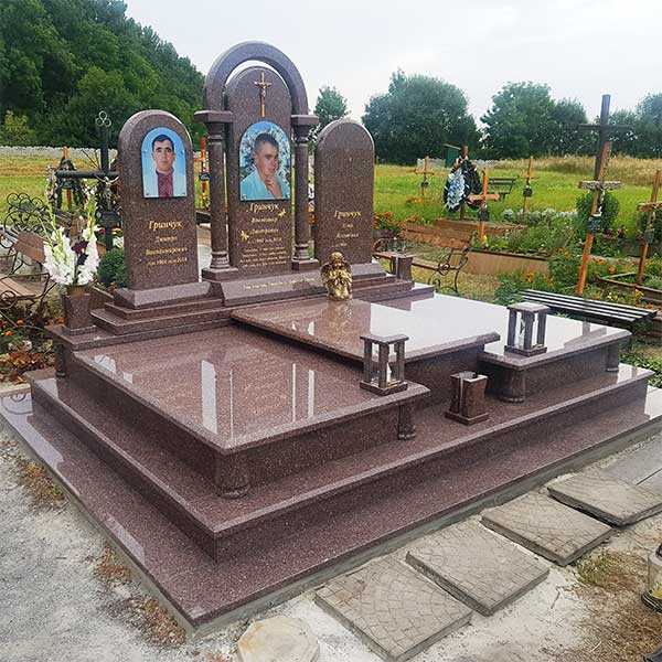 Пам'ятники з граніту потрійні у львові