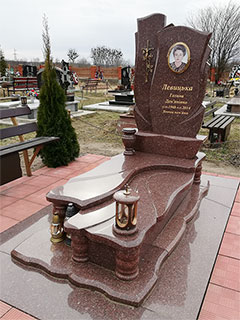 Надгробний пам'ятник з граніту одинарний львів
