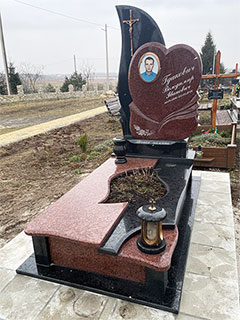 Надгробний пам'ятник з граніту одинарний львів