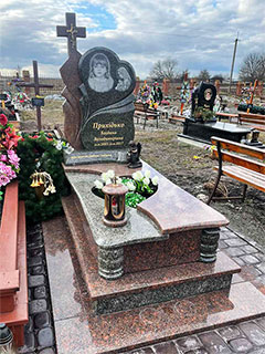 Надгробний пам'ятник з граніту одинарний львів