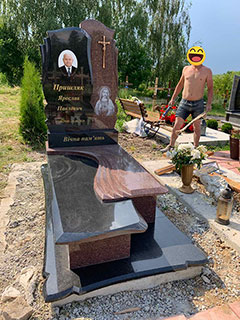 Пам'ятник з граніту ексклюзивний львів