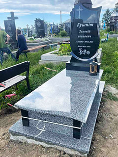 Пам'ятник з граніту одинарний львів Пам'ятник гранітний одинарний виготовлення у львові
