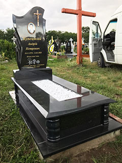 Пам'ятник з граніту одинарний львів Пам'ятник гранітний одинарний виготовлення у львові