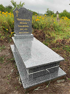 Пам'ятник з граніту одинарний львів Пам'ятник гранітний недорого у львові