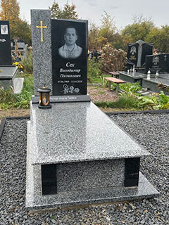Пам'ятник з граніту львів Надгробний пам'ятник з граніту львів