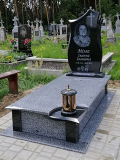 Пам'ятник з граніту одинарний львів Пам'ятник гранітний одинарний виготовлення у львові
