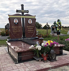 Пам'ятник з граніту для двох поховань у львові