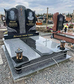 Пам'ятник з граніту подвійний львів Пам'ятник гранітний подвійний з квітником у львові