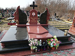 Пам'ятник потрійний з граніту львів Пам'ятник гранітний для трьох поховань у львові