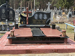 Пам'ятник потрійний з граніту львів Пам'ятник гранітний для трьох поховань у львові