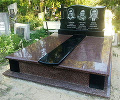 Пам'ятник потрійний з граніту львів Пам'ятник гранітний для трьох поховань у львові