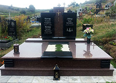 Пам'ятник потрійний з граніту львів Пам'ятник гранітний для трьох поховань у львові