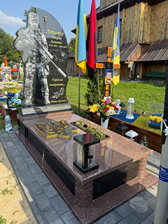 Пам'ятник військовому ЗСУ ціна у львові