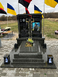 Пам'ятник військовому ЗСУ ціна у львові