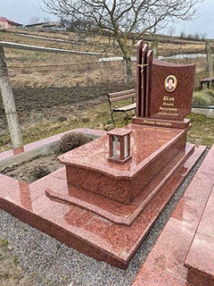 Європейський пам'ятник з граніту одинарний львів
