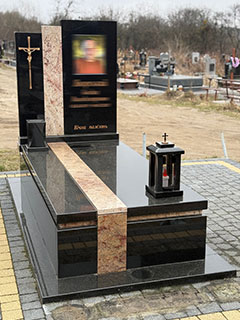 Європейський пам'ятник з граніту одинарний львів