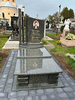 Європейський пам'ятник з граніту одинарний львів