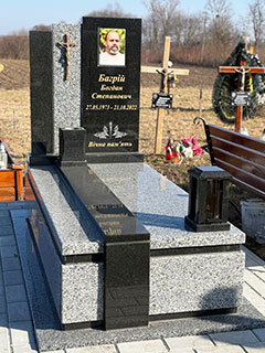 Європейський пам'ятник з граніту одинарний львів