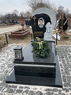 Європейський пам'ятник з граніту одинарний львів
