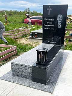 Європейський пам'ятник з граніту одинарний львів