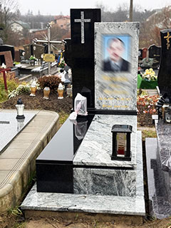 Європейський пам'ятник з білого граніту львів