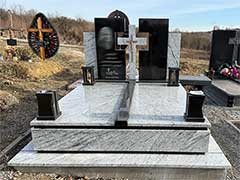 Європейський пам'ятник з граніту подвійний львів