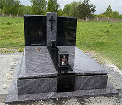 Європейський пам'ятник з граніту подвійний львів